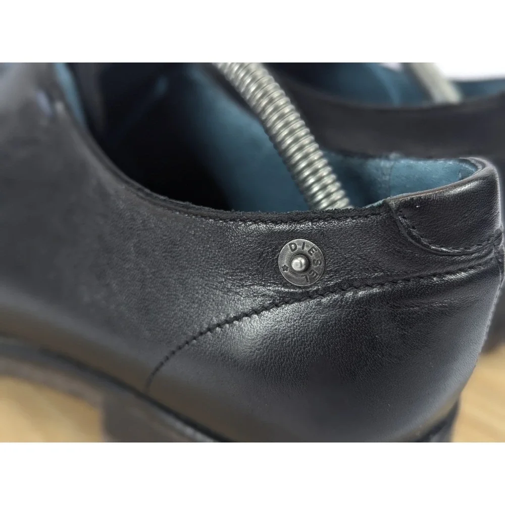 Diesel Mens 9 Black Leather Derby Shoes Textured Cap Toe Blue Laces